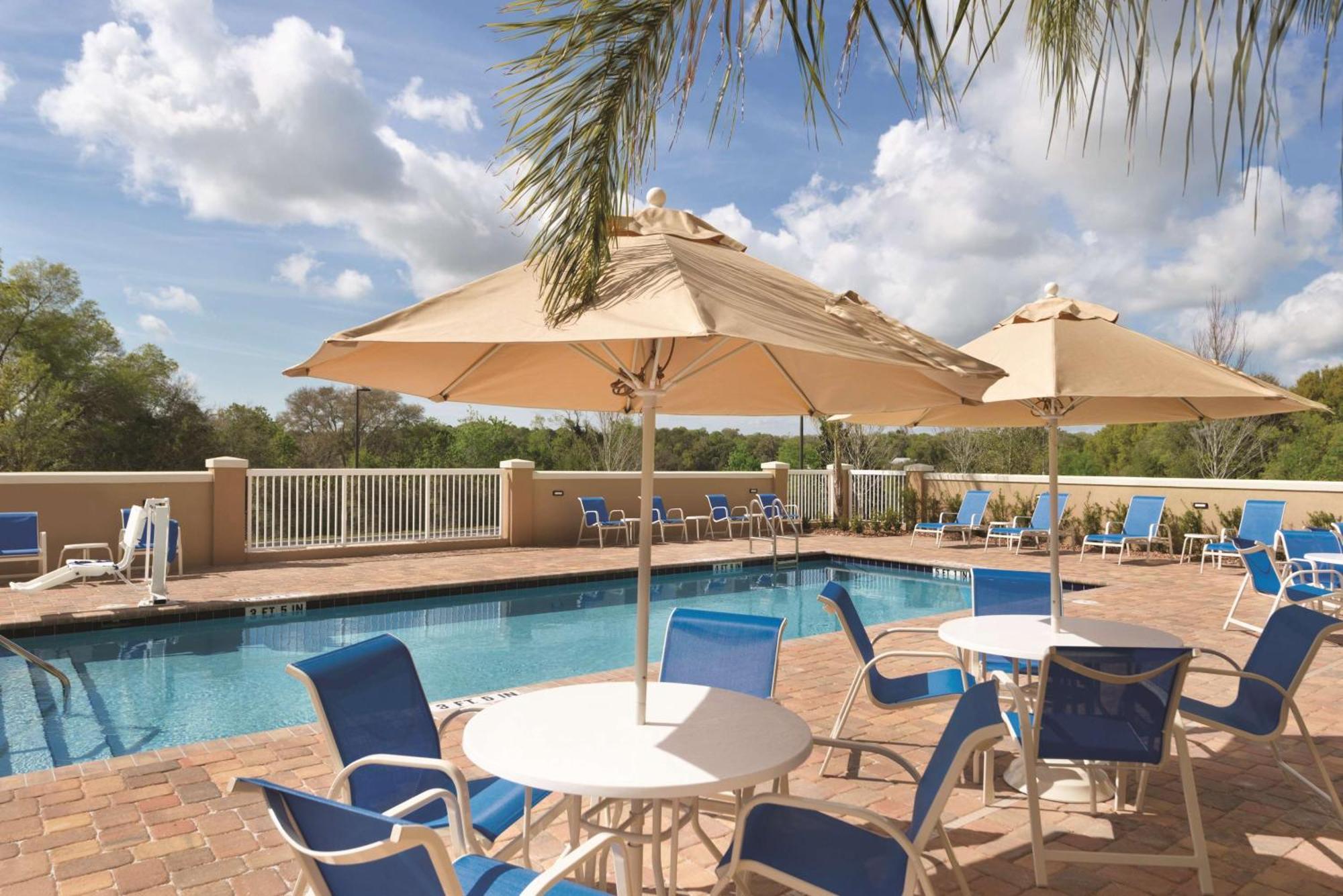 Hampton Inn & Suites - Deland Exterior photo